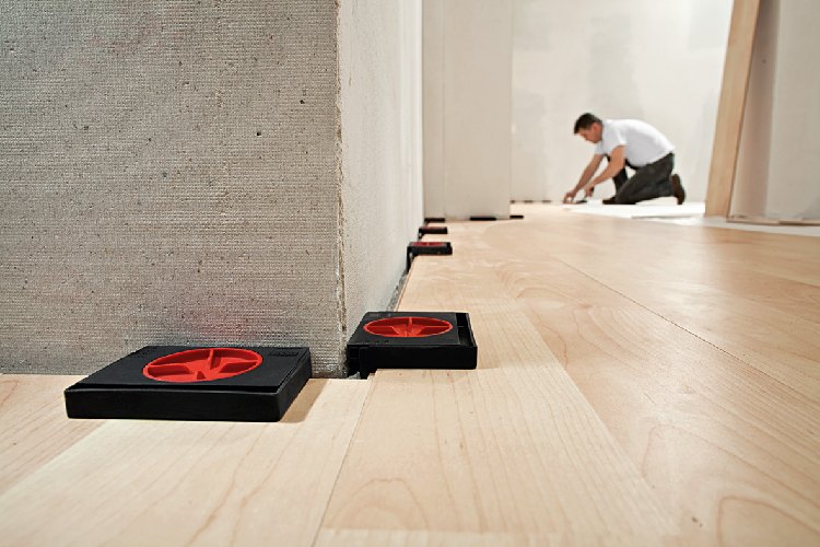 Distanční držák Promistry.cz